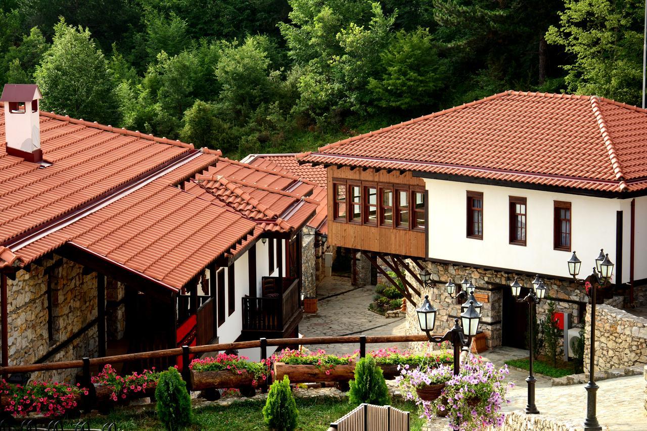 Macedonian Village Hotel & Resort 斯科普里 外观 照片