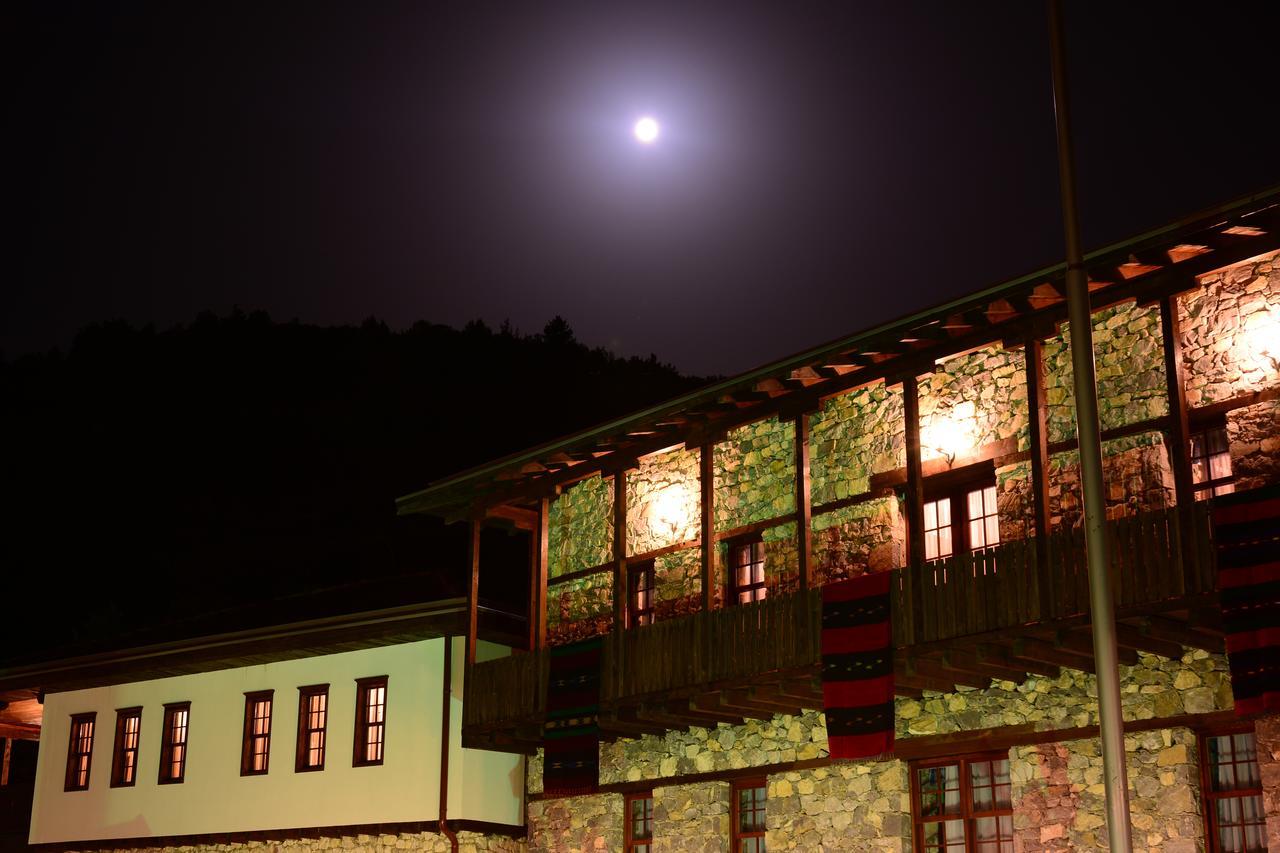 Macedonian Village Hotel & Resort 斯科普里 外观 照片