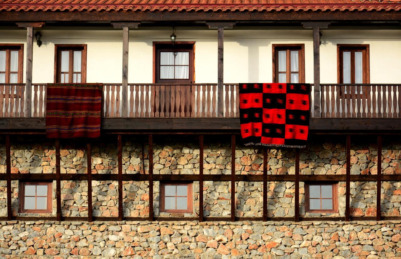 Macedonian Village Hotel & Resort 斯科普里 外观 照片
