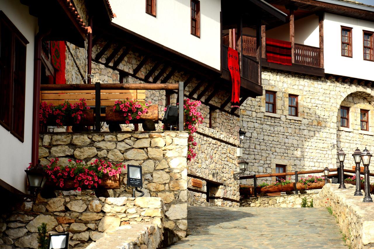 Macedonian Village Hotel & Resort 斯科普里 外观 照片