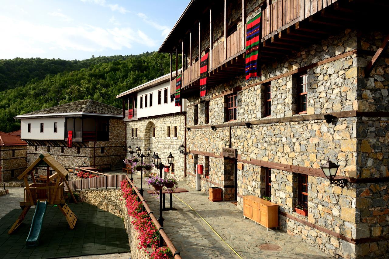 Macedonian Village Hotel & Resort 斯科普里 外观 照片