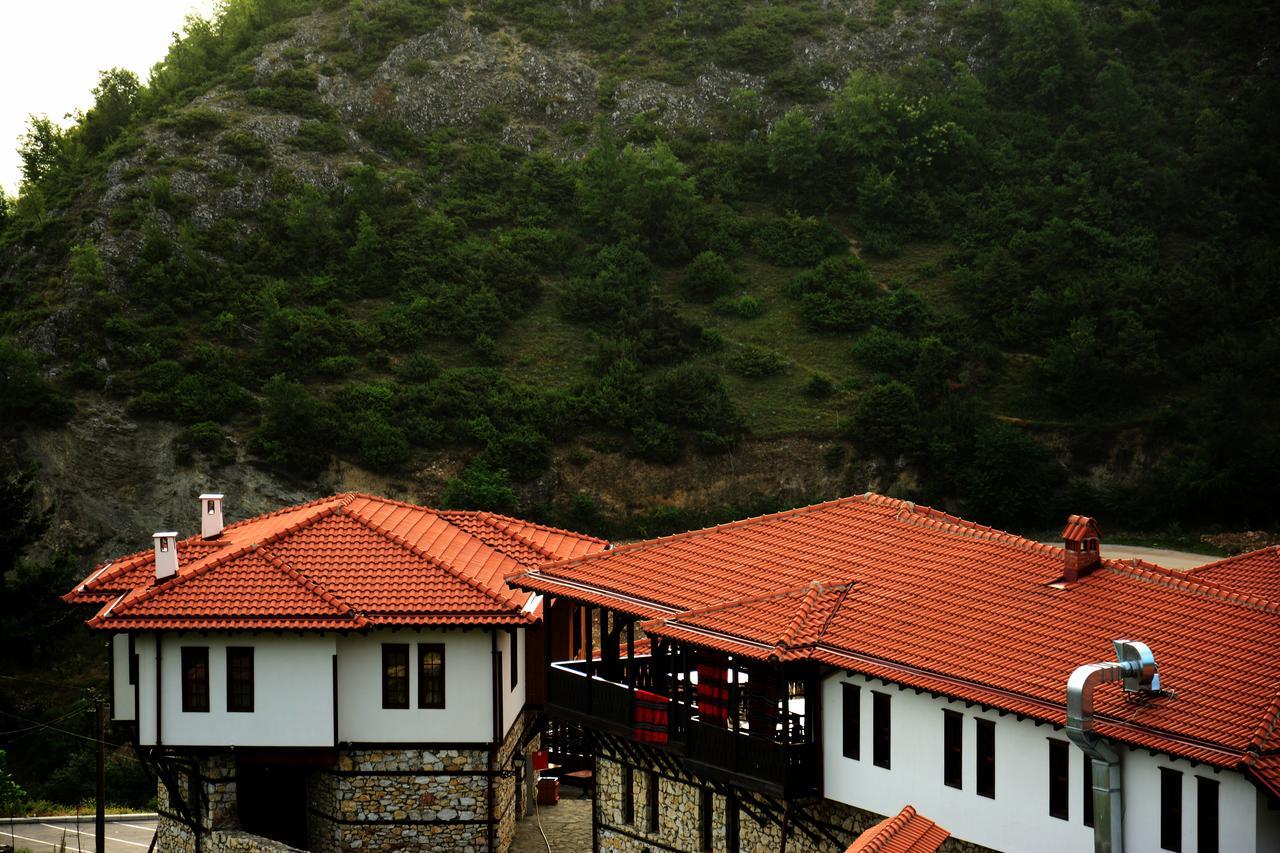 Macedonian Village Hotel & Resort 斯科普里 外观 照片