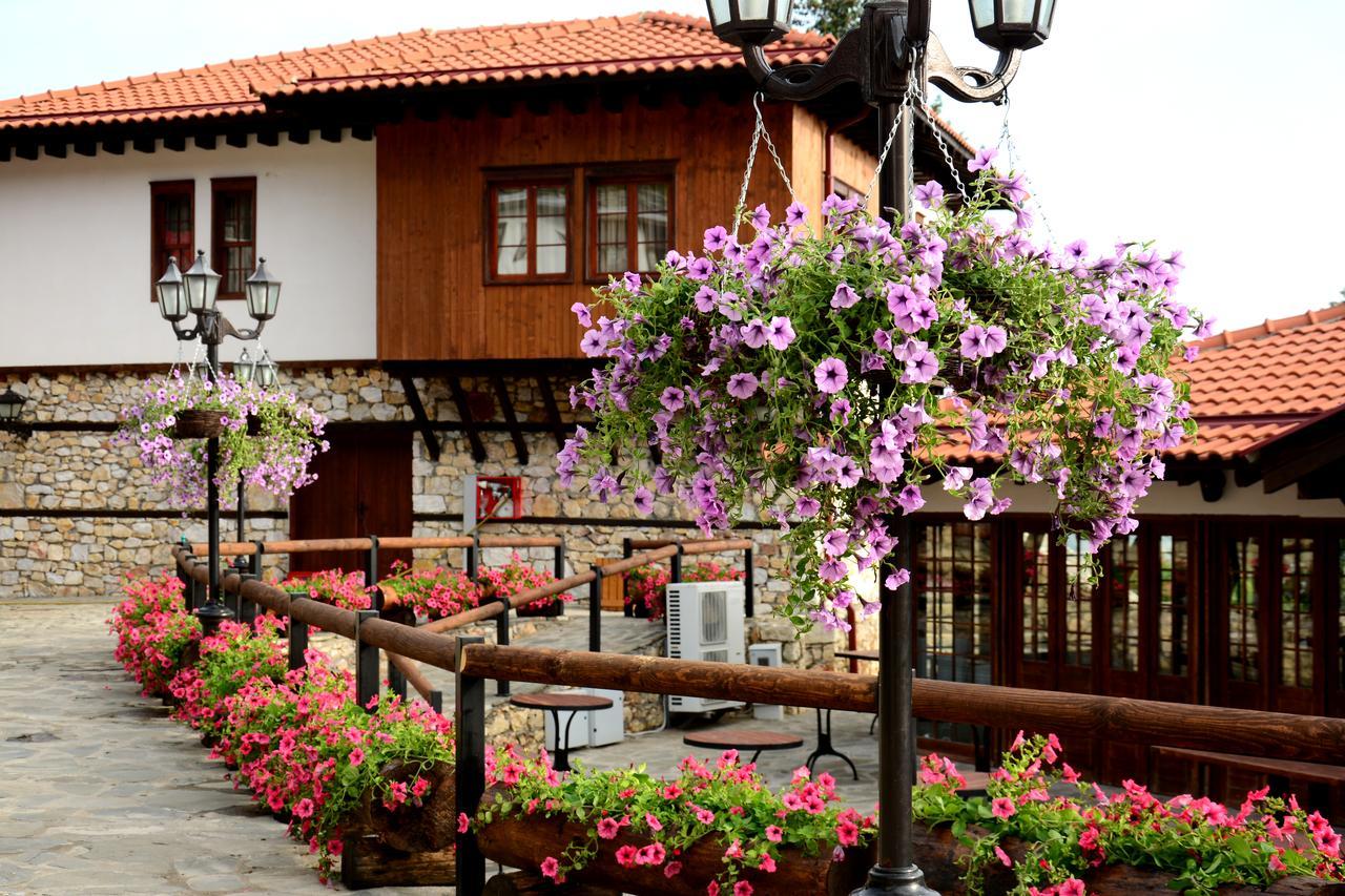 Macedonian Village Hotel & Resort 斯科普里 外观 照片
