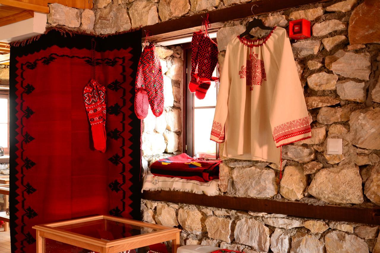 Macedonian Village Hotel & Resort 斯科普里 外观 照片