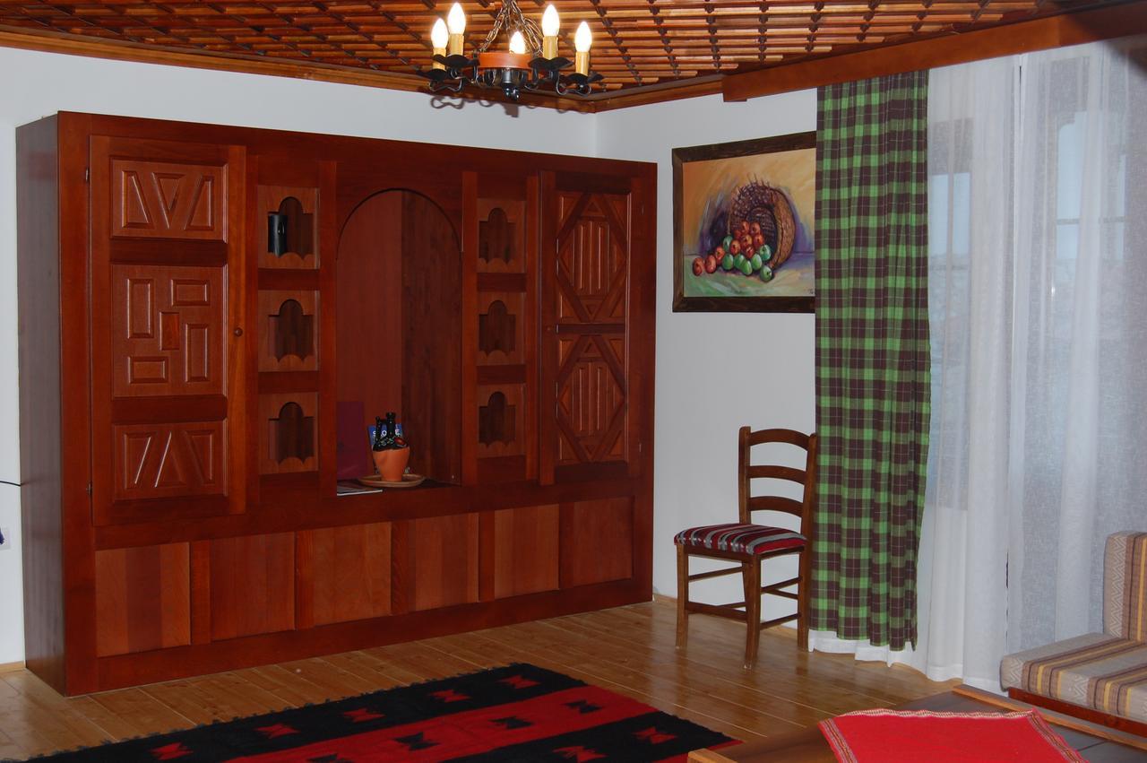 Macedonian Village Hotel & Resort 斯科普里 外观 照片
