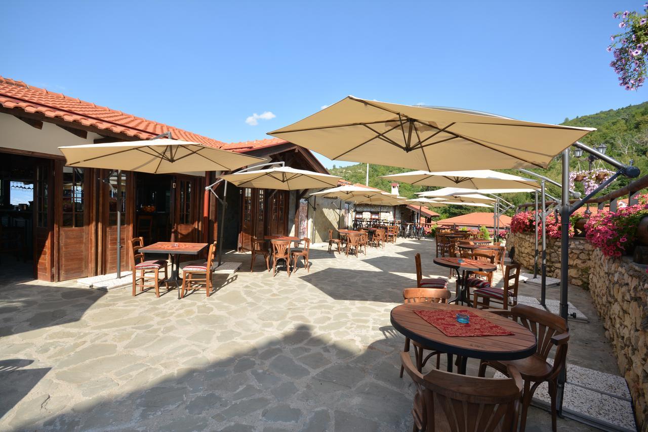 Macedonian Village Hotel & Resort 斯科普里 外观 照片